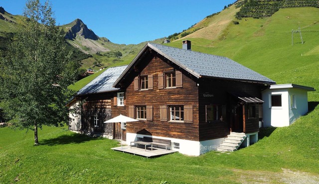 Vacation home for 16 guests, 135 m², in Faschina (315030)