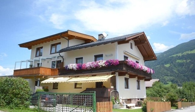 Vacation home for 8 guests with 100m² in Uderns (173230)