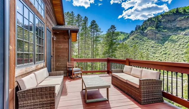 Vail 5-Bedroom Luxury Residence with Hot Tub in Vale