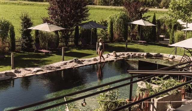 Wellness und Brunch Hotel MorgenZeit beheizter Naturteich Genuss Frühstück bis 13 Uhr Hochkönig Sommercard