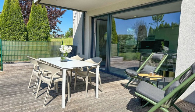 WIESENZEIT near Salzburg – 148 m², 3 bedrooms, 2 terraces & private garden