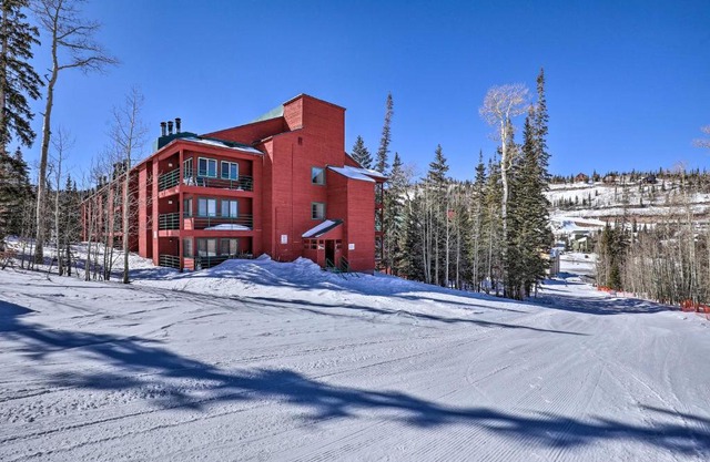 Brian Head Ski-In/Ski-Out Condo w/Resort Perks! in Brian Head