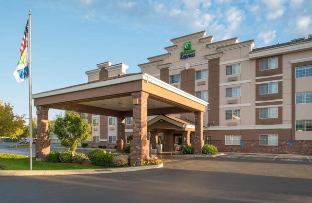 Holiday Inn Express Ihg Hotel 