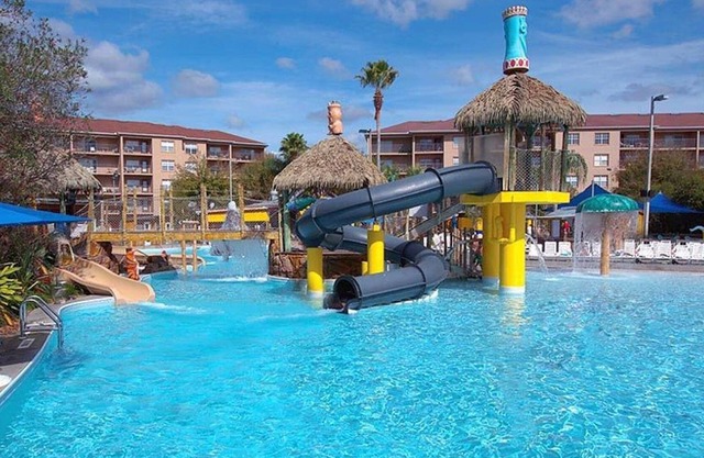 Liki Tiki Village 2br suite, Sunday check-in in Winter Garden