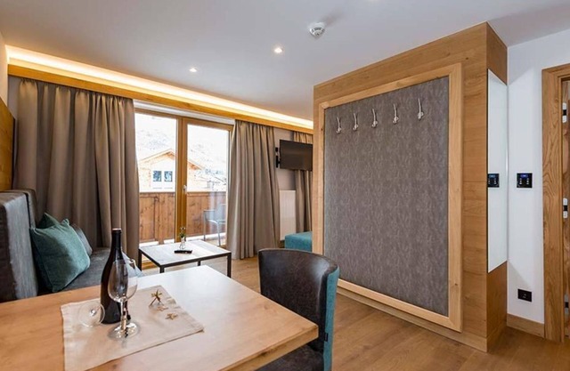 Tyrolean Wine Bar 