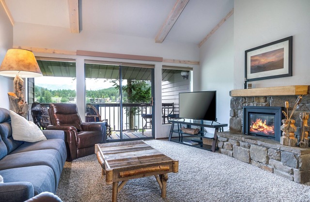 Flathead Valley Bf Marina Cay Bigfork 