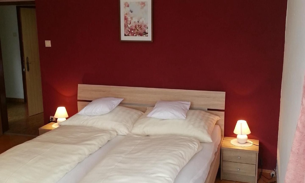 Navis House | Holiday apartment in a quiet location on the edge of a forest