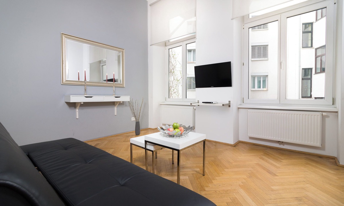 Weißgerber Apartment | 45 m2, Newly renovated, quiet, 3 min Walking distance to Historical Center