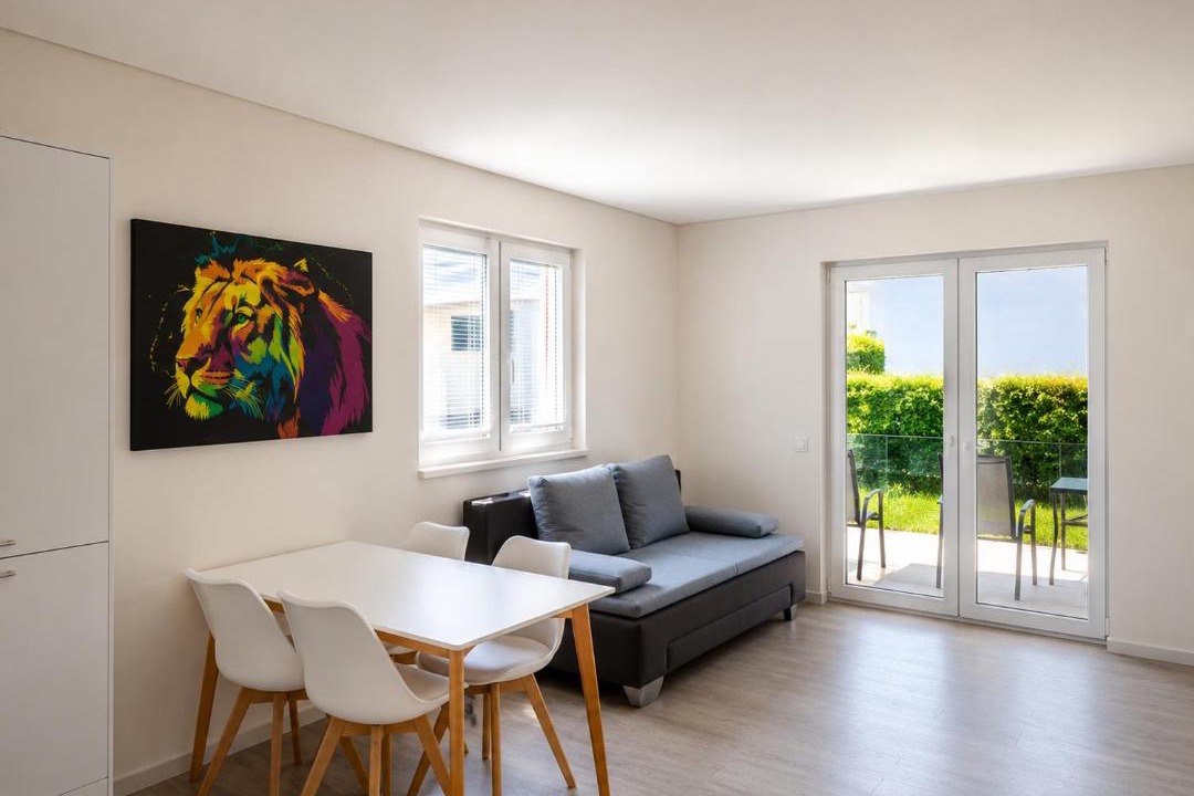 Altach Apartment | CROWN LIVING Design Apartment Altach - Ideal für Feriengäste und Geschäftsreisende, kostenloser Parkplatz, WLAN, Küche, Self Check-in