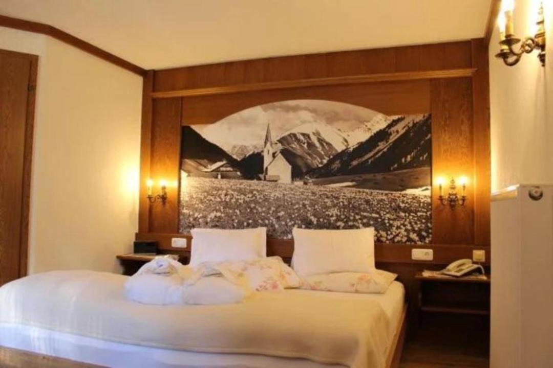 Berwang Bed & Breakfast | Hotel-Restaurant Edelweiẞ
