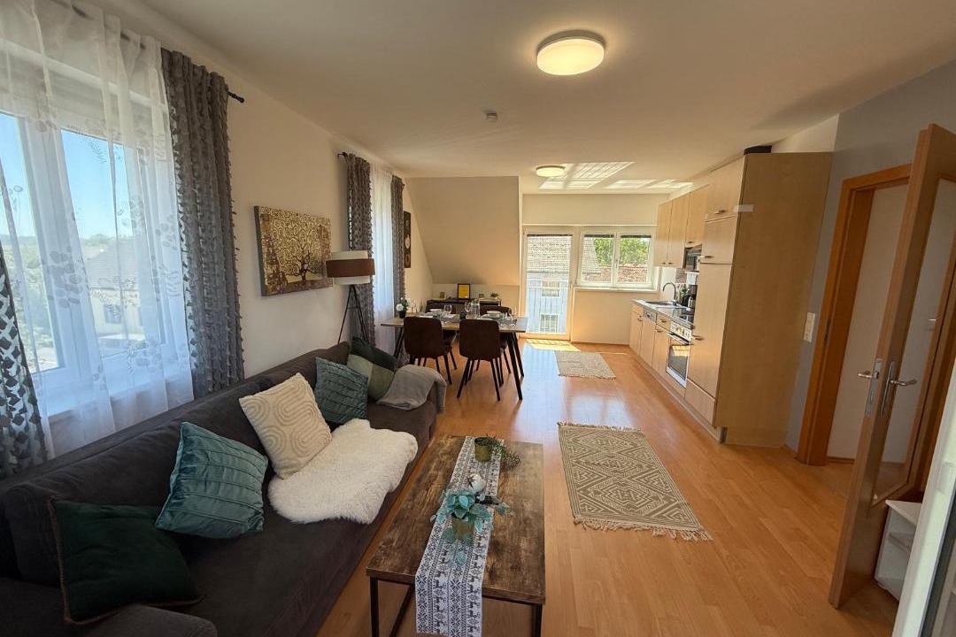 Dobl-Zwaring Apartment | McHome Self Check-In Loftartiges und großes Apartment mitten im Grünen mit Balkon DG06 in Dobl bei Graz
