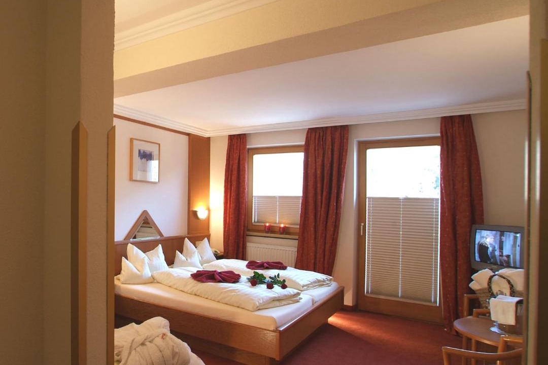 Ried im Oberinntal Hotel | Hotel Riederhof- Urlaub mit WAU!