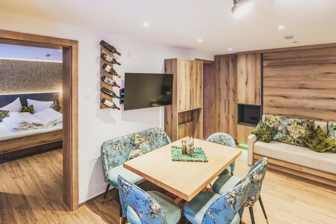 Heiterwang Apartment | Ur-Genuss Lodge mit Wein & Weitblick