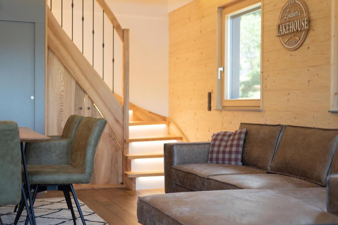 Obertrum am See House | Exklusives Seehaus LAKEHOUSE in Bestlage mit privaten Sandstrand inklusive Boot, Kajak, SUP
