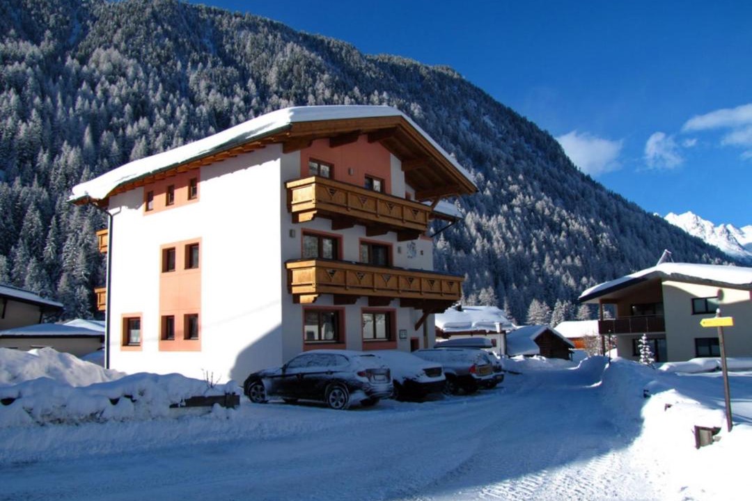 Gries Bed & Breakfast | Haus Alpina & Landhaus Schöpf