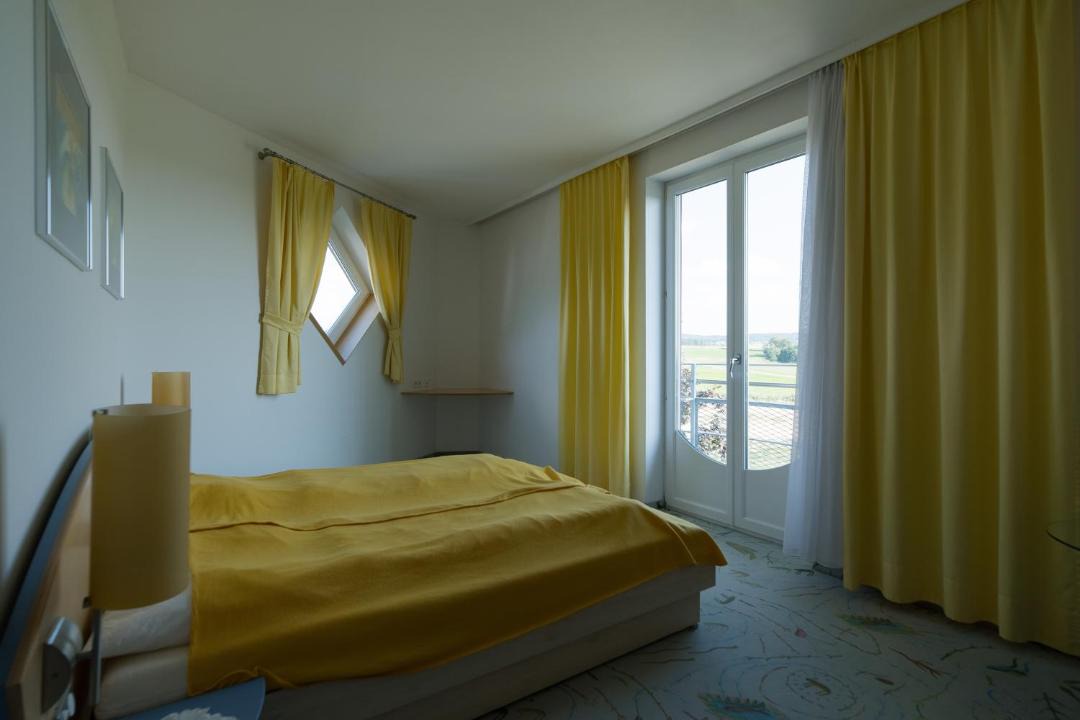 Waidhofen an der Thaya Bed & Breakfast | Zweibettzimmer am Bauernhof mit Tieren (ehemaliges Golfhotel)