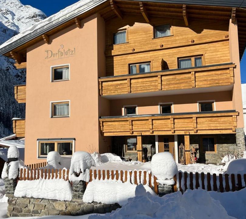 Plangeross House | Pension DORFPLATZL Pitztal