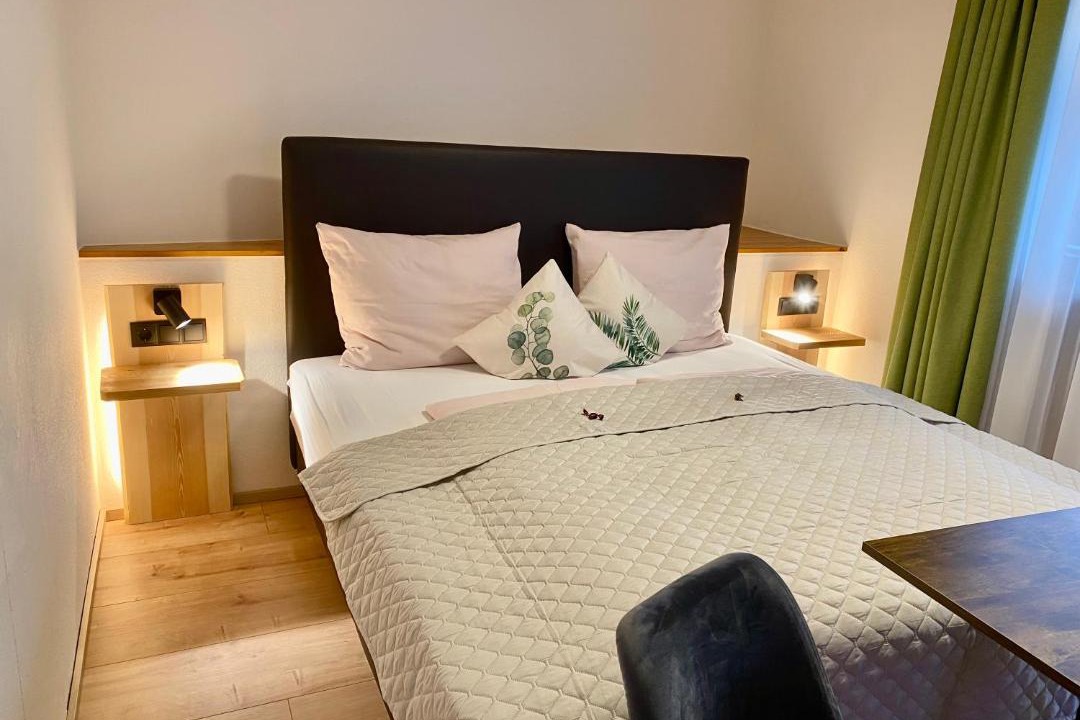 Ried im Oberinntal Hotel | Gasthof Rieder Stubn B&B Restaurant & Pinseria