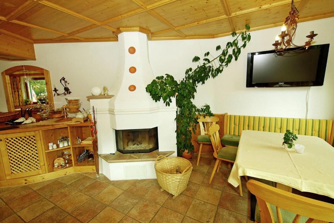 Sankt Anton am Arlberg Apartment | Lovely Apartment in Sankt Anton am Arlberg near Ski Area