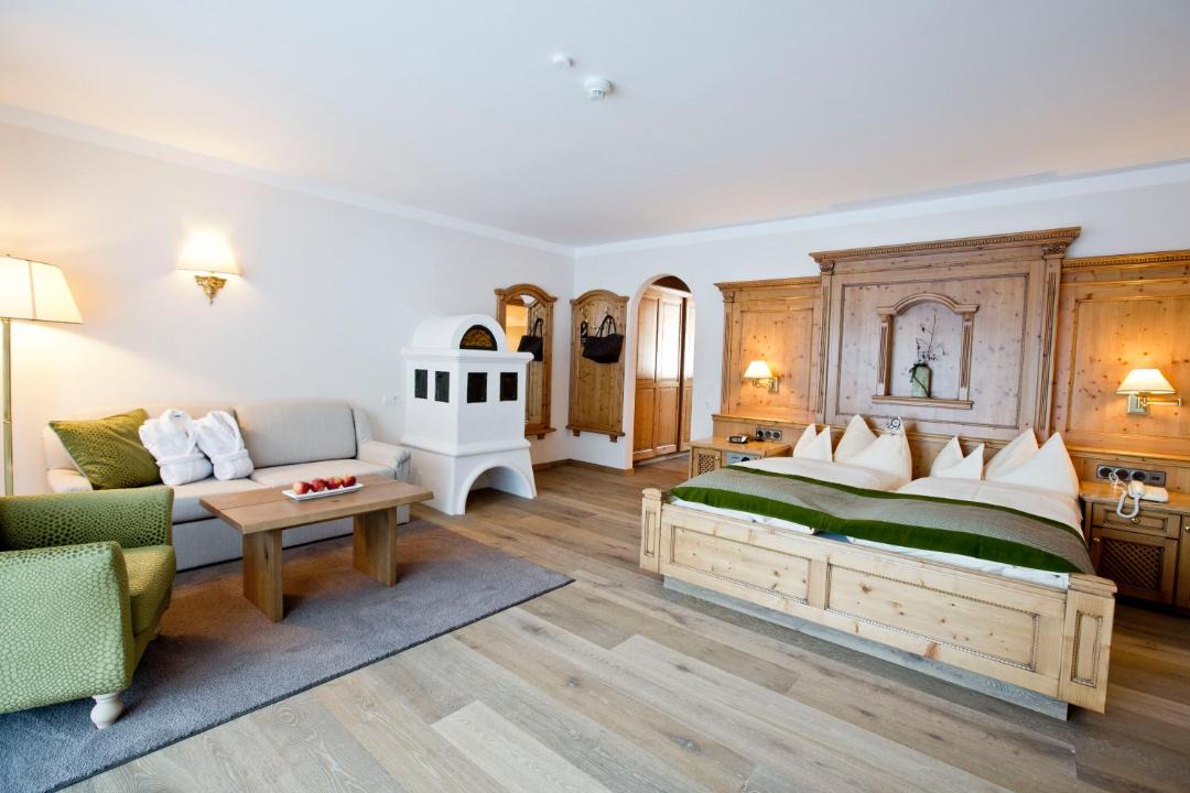 Gerlos Hotel | Traumhotel Alpina - 4 Sterne Superior Luxushotel, hoteleigenen Badesee, Adults Only