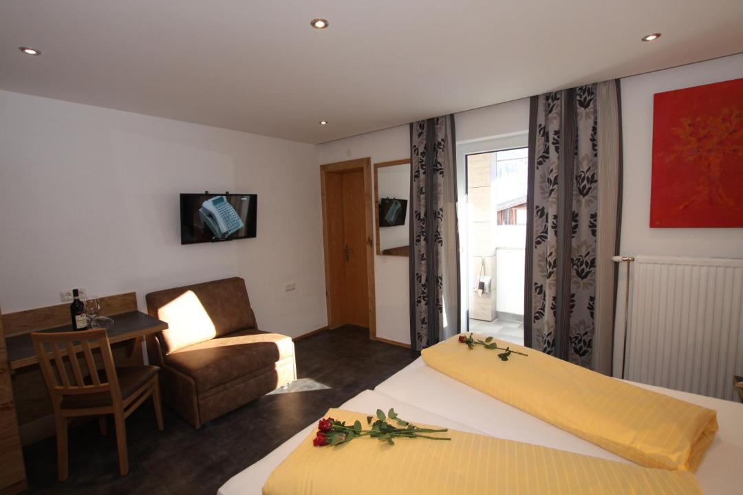 Sankt Anton am Arlberg House | Gästehaus Alpina