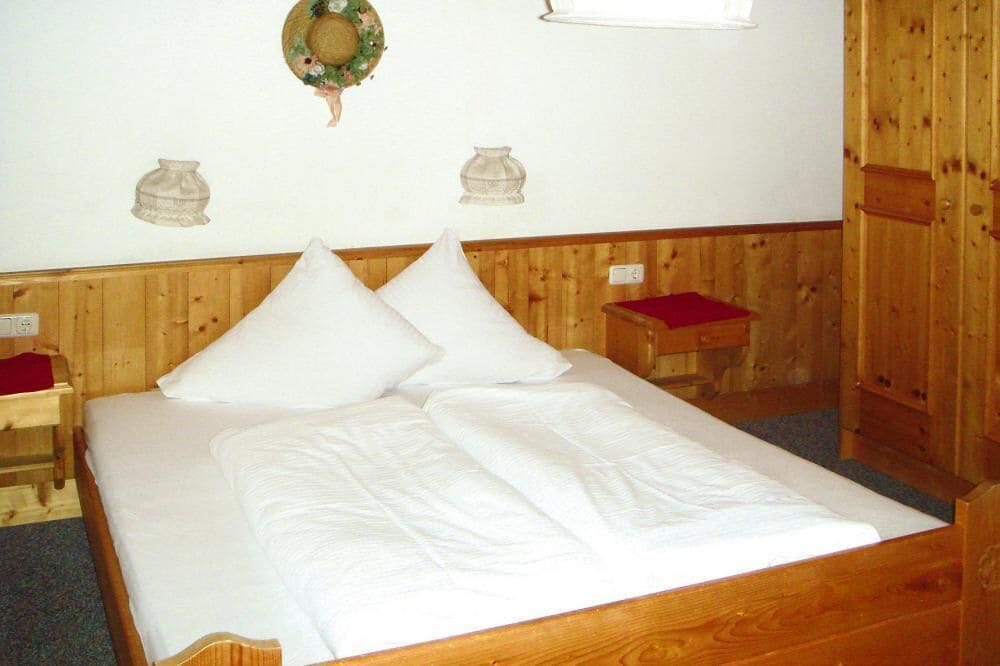 Photo of Bedroom in See