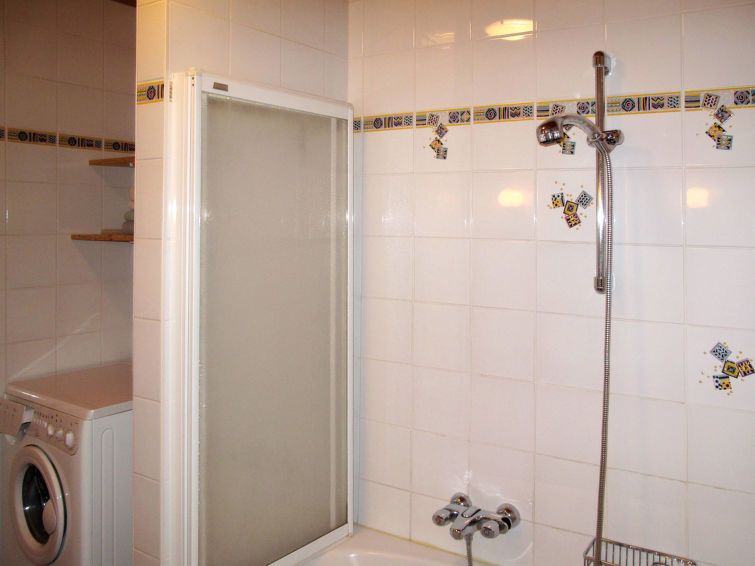 Photo of Bathroom in Grins