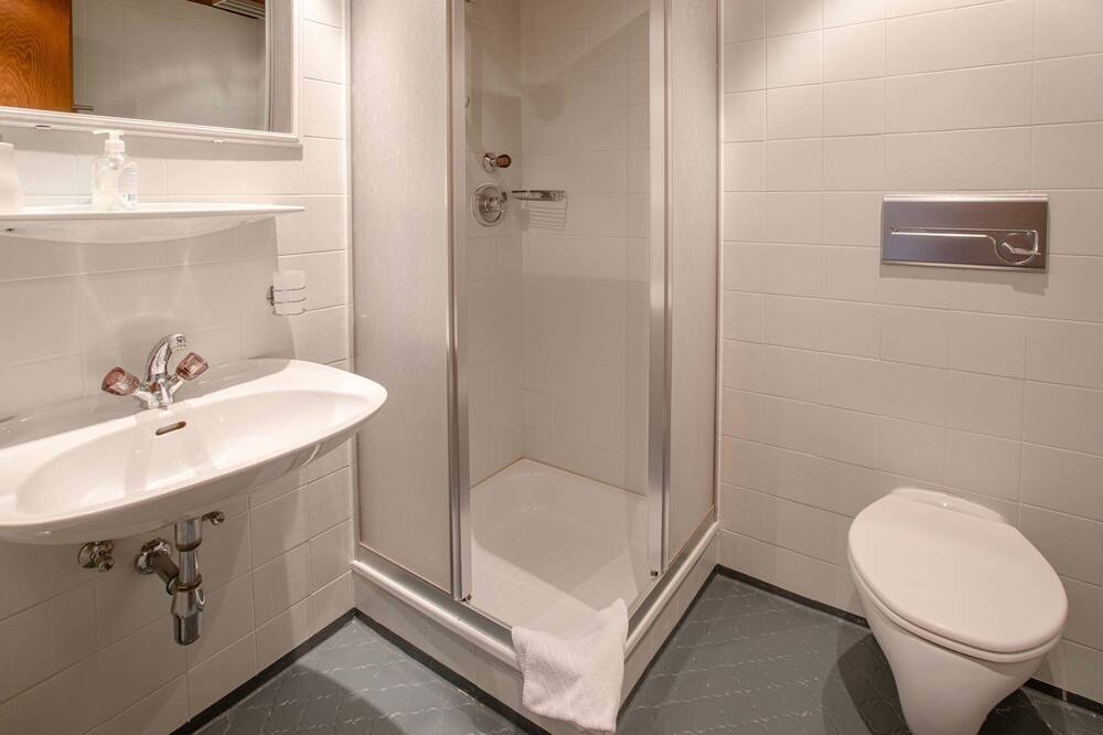 Photo of Bathroom in Graen