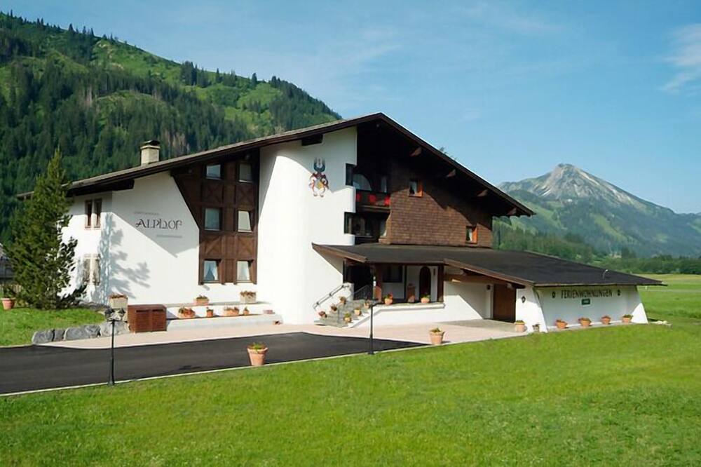 Photo of Outdoor in Graen