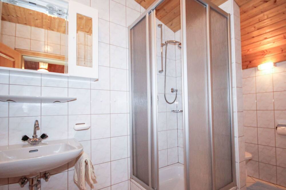 Photo of Bathroom in Pians
