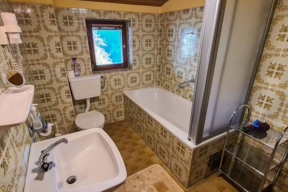 Photo of Bathroom in Kappl