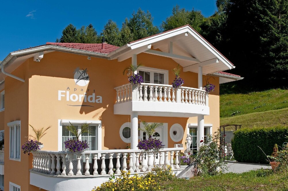 Photo of Outdoor in See