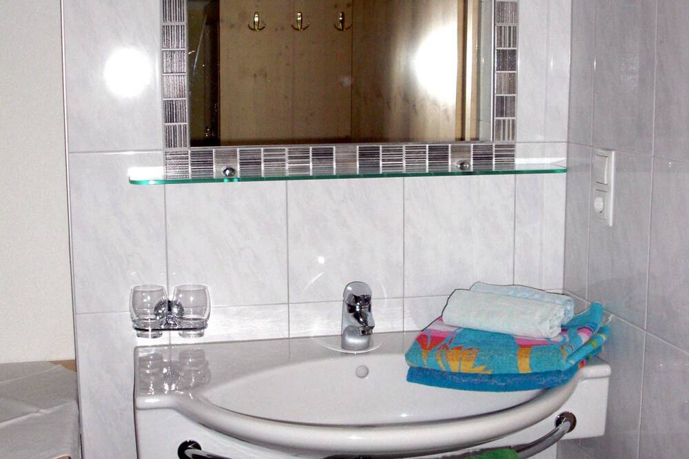 Photo of Bathroom in Pfunds