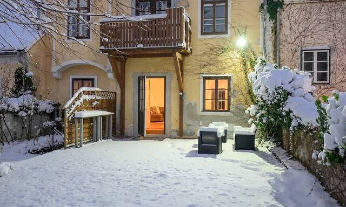 Photo of Outdoor in Modling