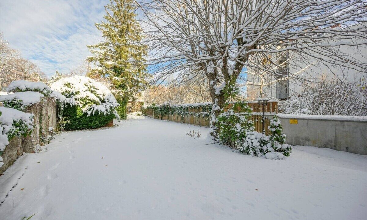 Photo of Outdoor in Modling