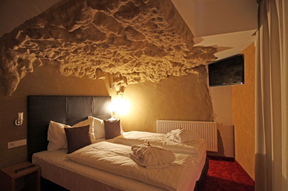 Photo of Bedroom in Alland