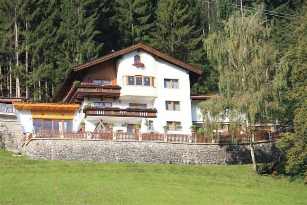 Photo of Outdoor in Emberg
