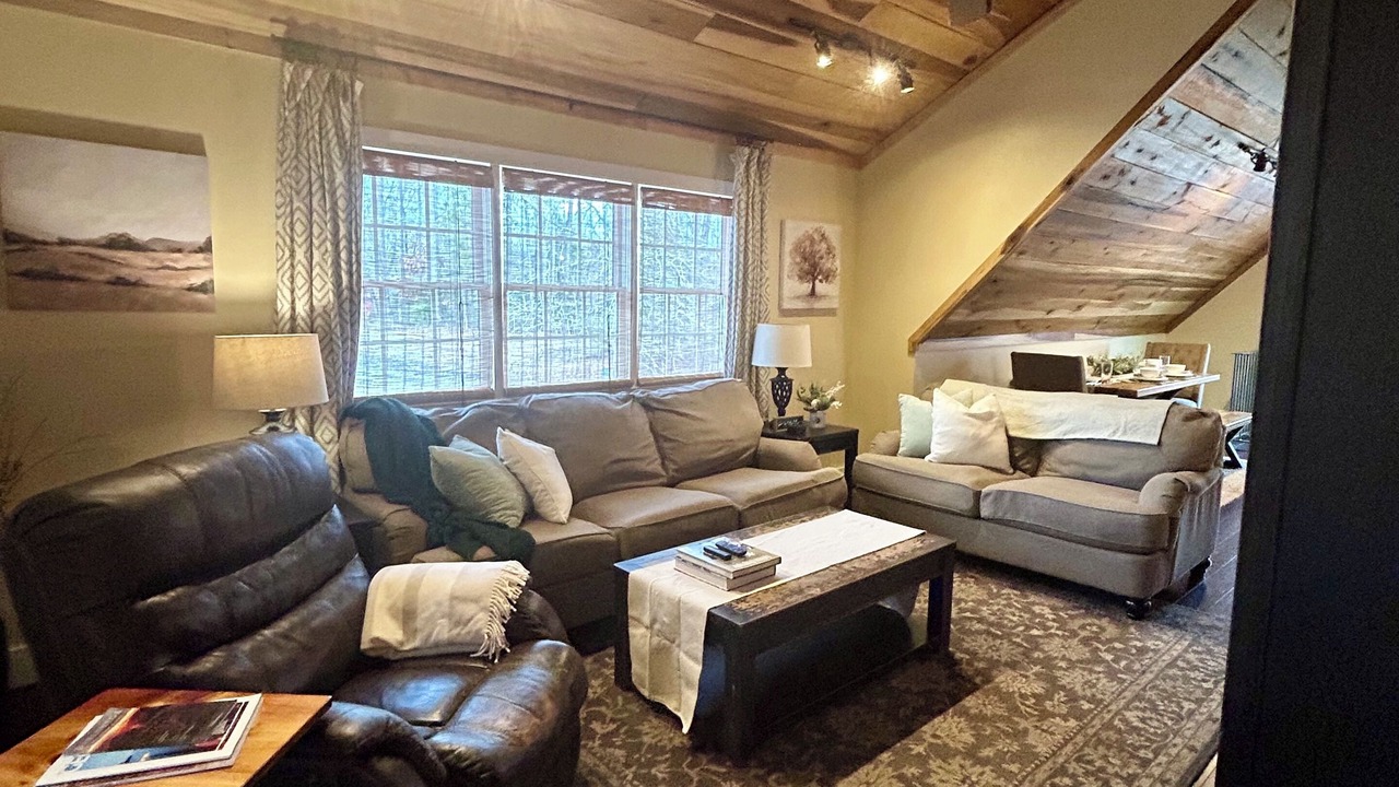 Photo of Livingroom in Dawsonville