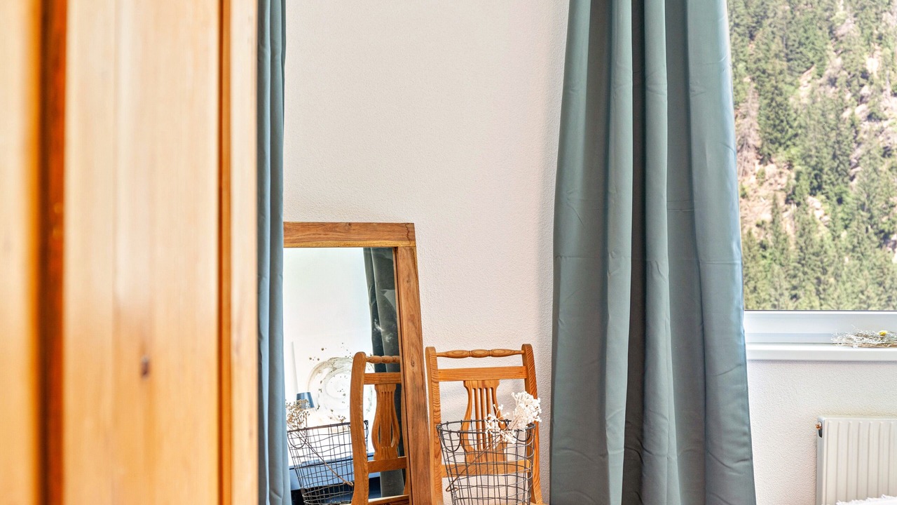 Photo of Bedroom in See