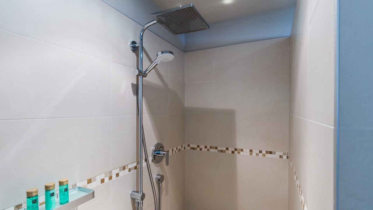 Photo of Bathroom in Emberg