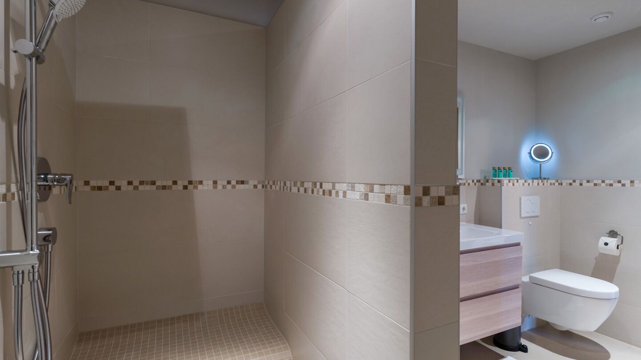 Photo of Bathroom in Emberg