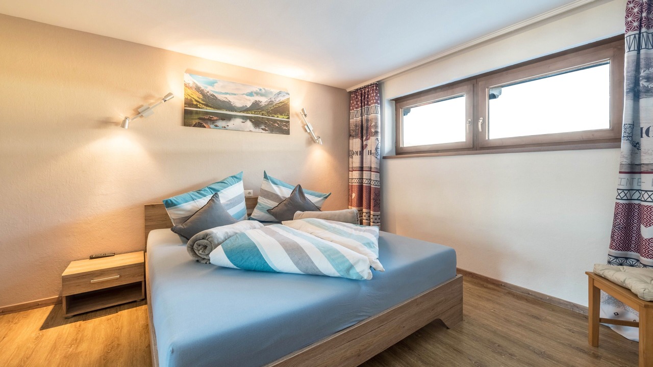 Photo of Bedroom in Fuegen