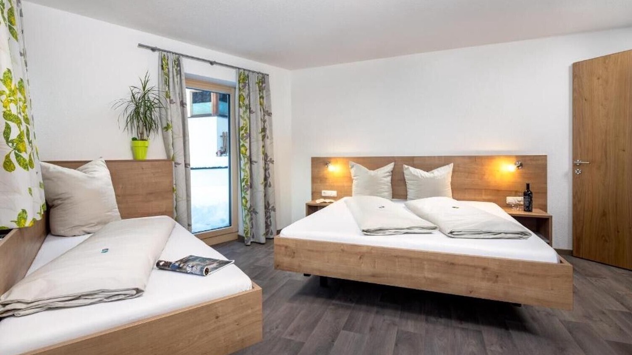 Photo of Bedroom in See