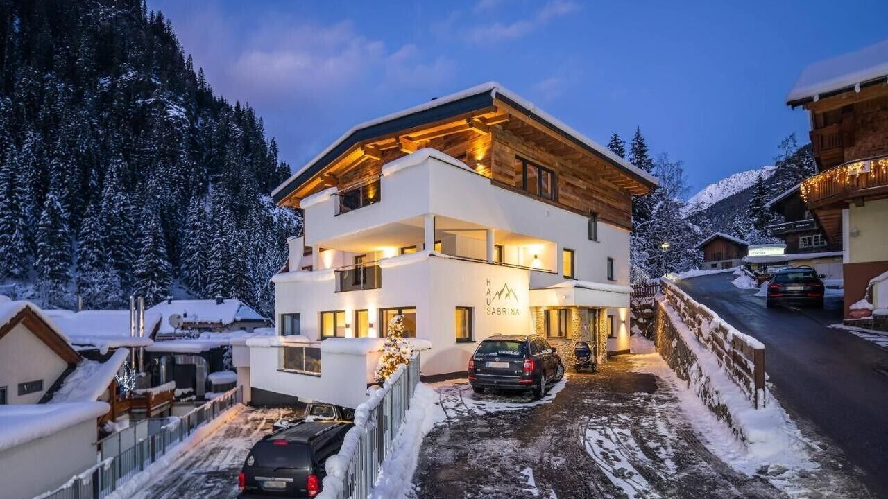 Photo of Outdoor in See