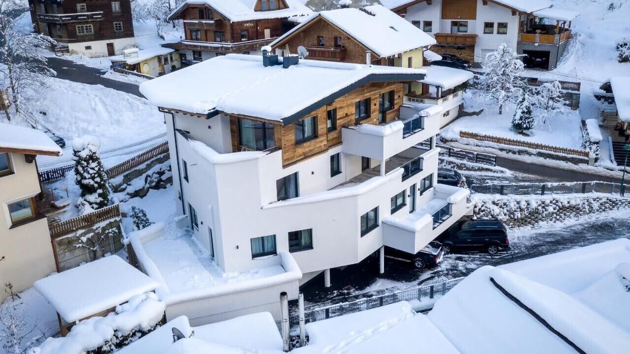 Photo of Outdoor in See