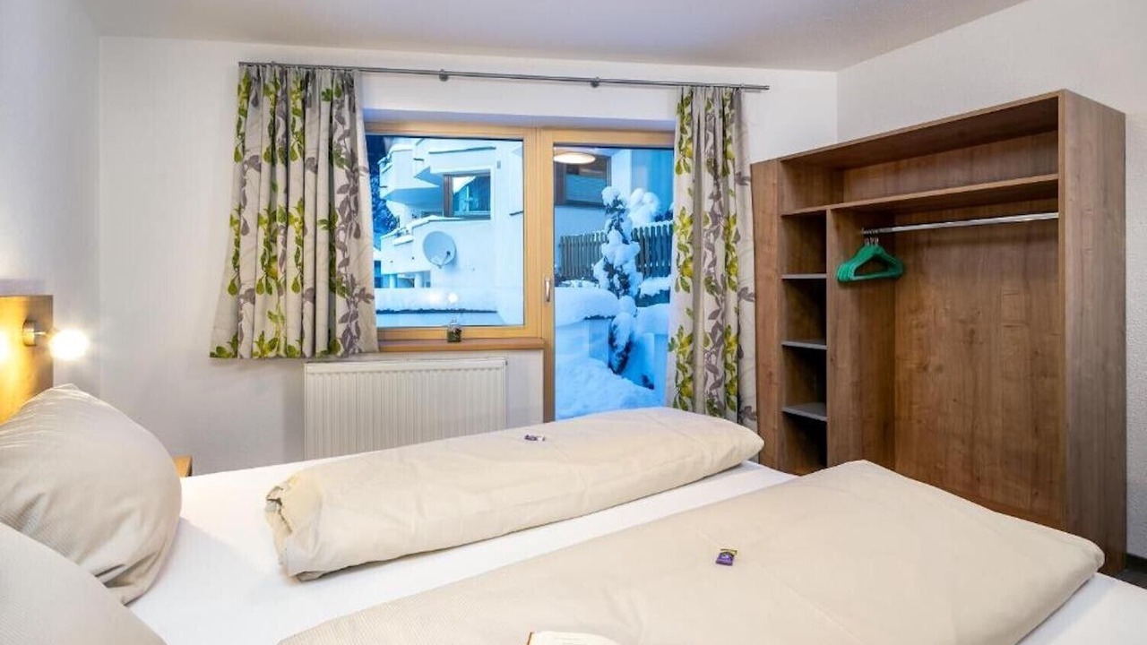 Photo of Bedroom in See