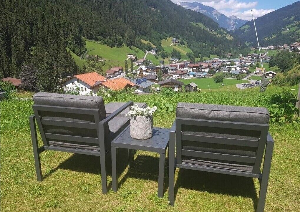 Photo of Outdoor in See