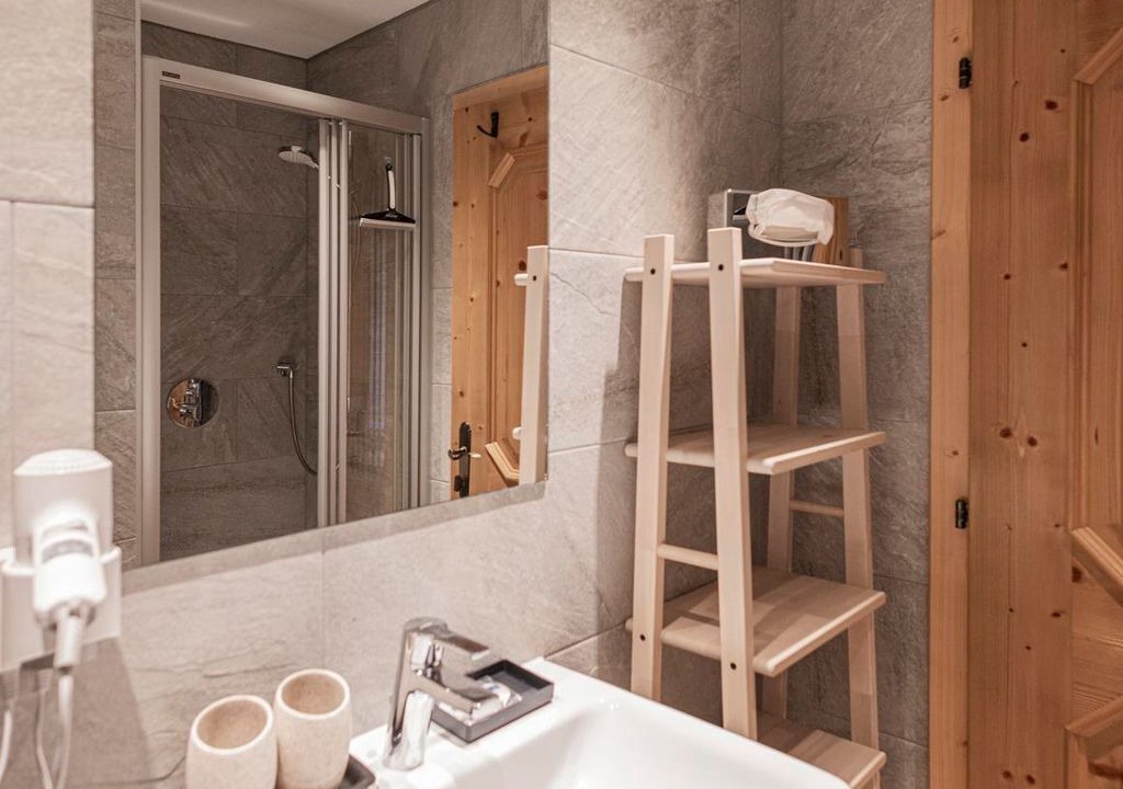 Photo of Bathroom in Trins