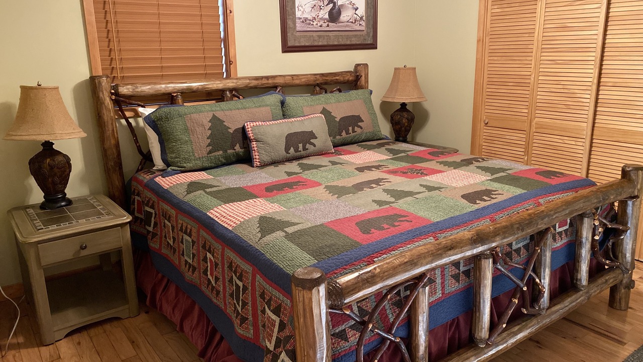 Photo of Bedroom in Hiawassee