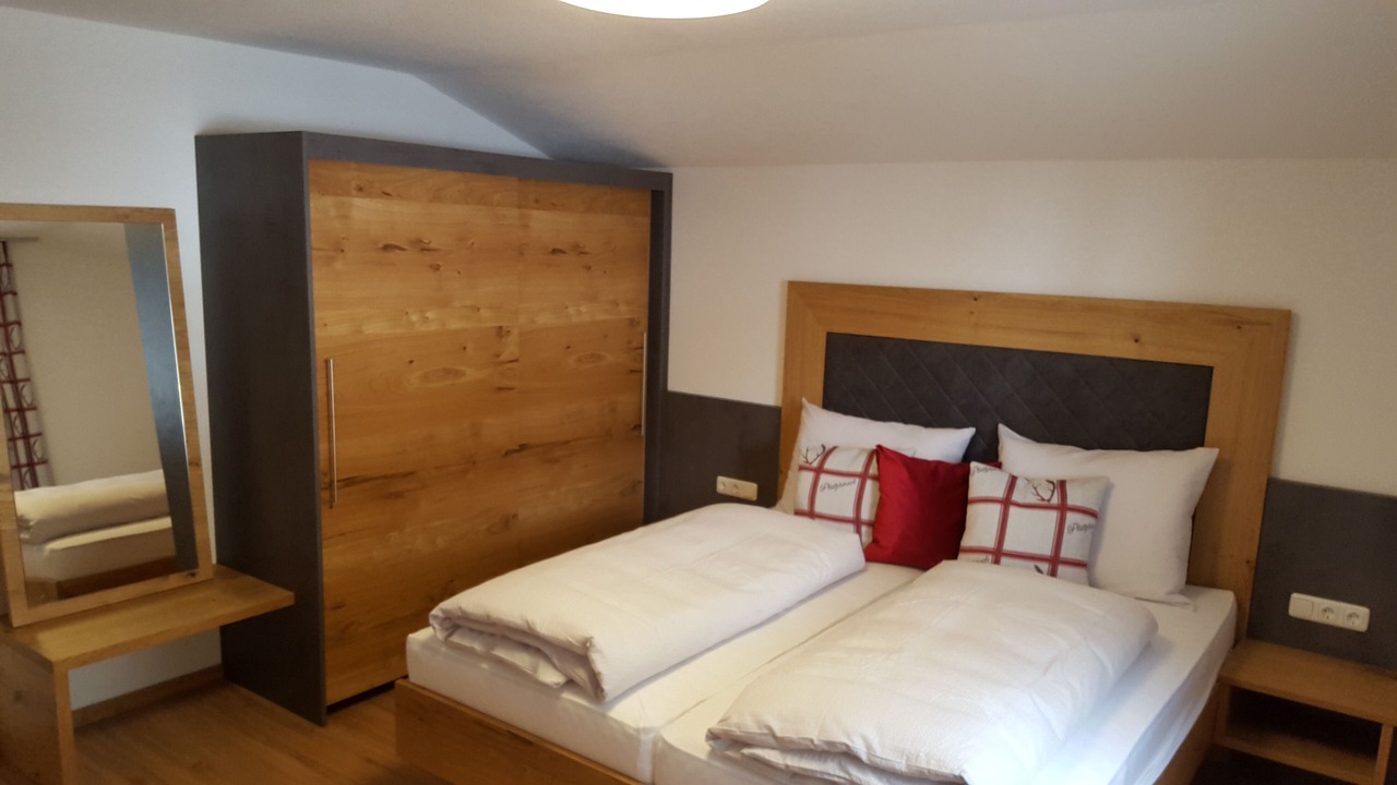 Photo of Bedroom in See